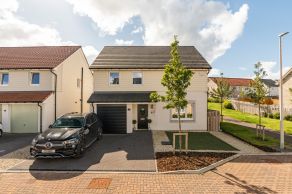 42 Blair Road, East Calder, EH53 0TU - Image 5