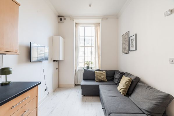 5/2, Casselbank Street, Edinburgh, EH6 5HA - Image 2