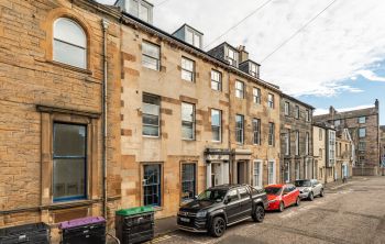 5/2 Casselbank Street, Edinburgh