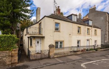 8 School Green, Lasswade