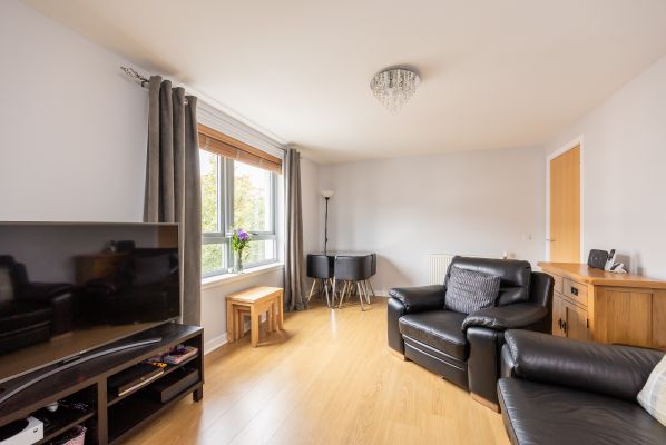 17/4 St Triduanas Rest, Edinburgh, EH7 6NF - Image 2