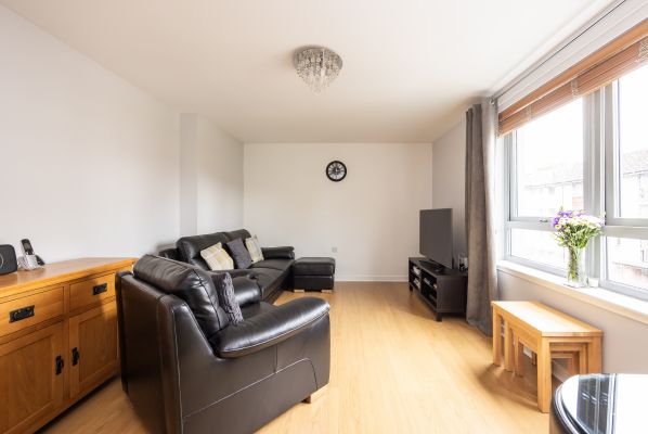 17/4 St Triduanas Rest, Edinburgh, EH7 6NF - Image 3