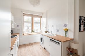 10/2 Craigcrook Place, Edinburgh, EH4 3NG - Image 4