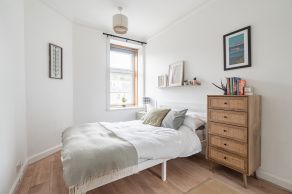 10/2 Craigcrook Place, Edinburgh, EH4 3NG - Image 5