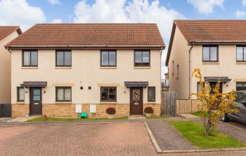 26 Grove Farm Gardens, Bonnyrigg