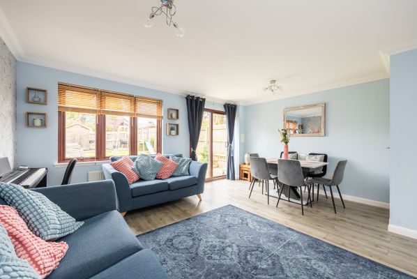 26 Grove Farm Gardens, Bonnyrigg, EH19 3GS - Image 2