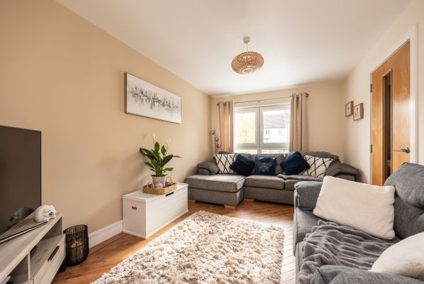 82 Burnbrae Road, Bonnyrigg, EH19 3FS - Image 2