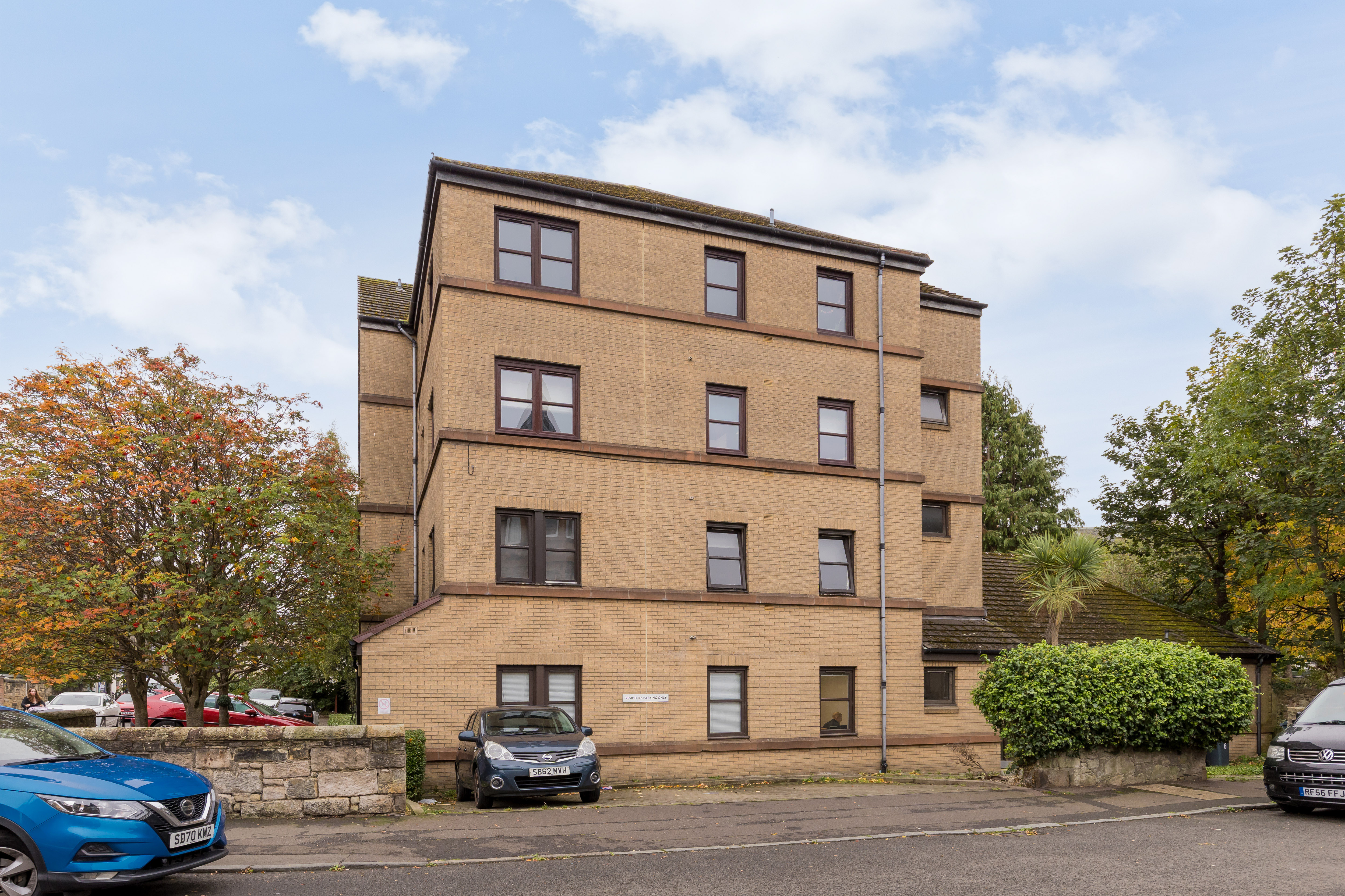 29c/3, Summerside Place, Edinburgh, EH6 4NY
