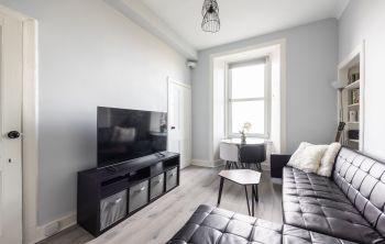 13/7 Lower Granton Road, Edinburgh