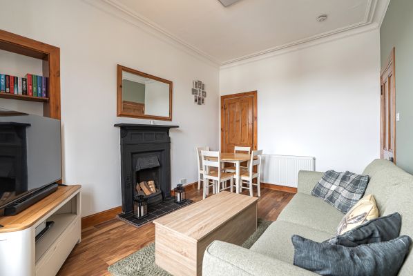 8/6 Marischal Place, Edinburgh, EH4 3NF - Image 3