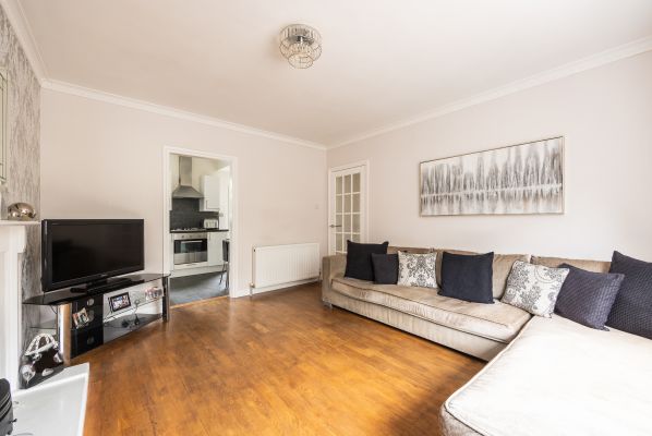 11 Clermiston Gardens, Edinburgh, EH4 7DX - Image 3