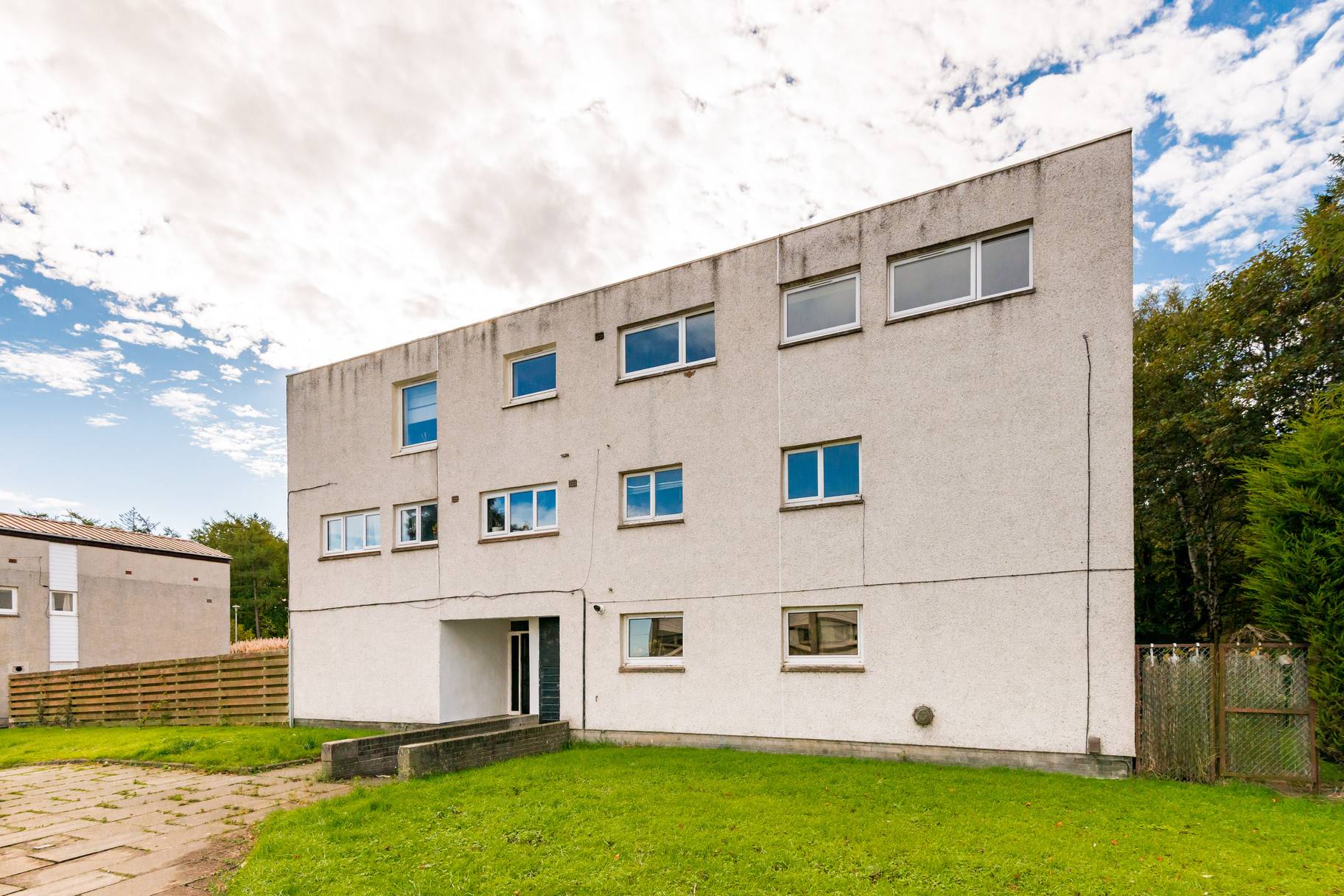 12/12 Dreghorn Drive, Edinburgh, EH13 9NX