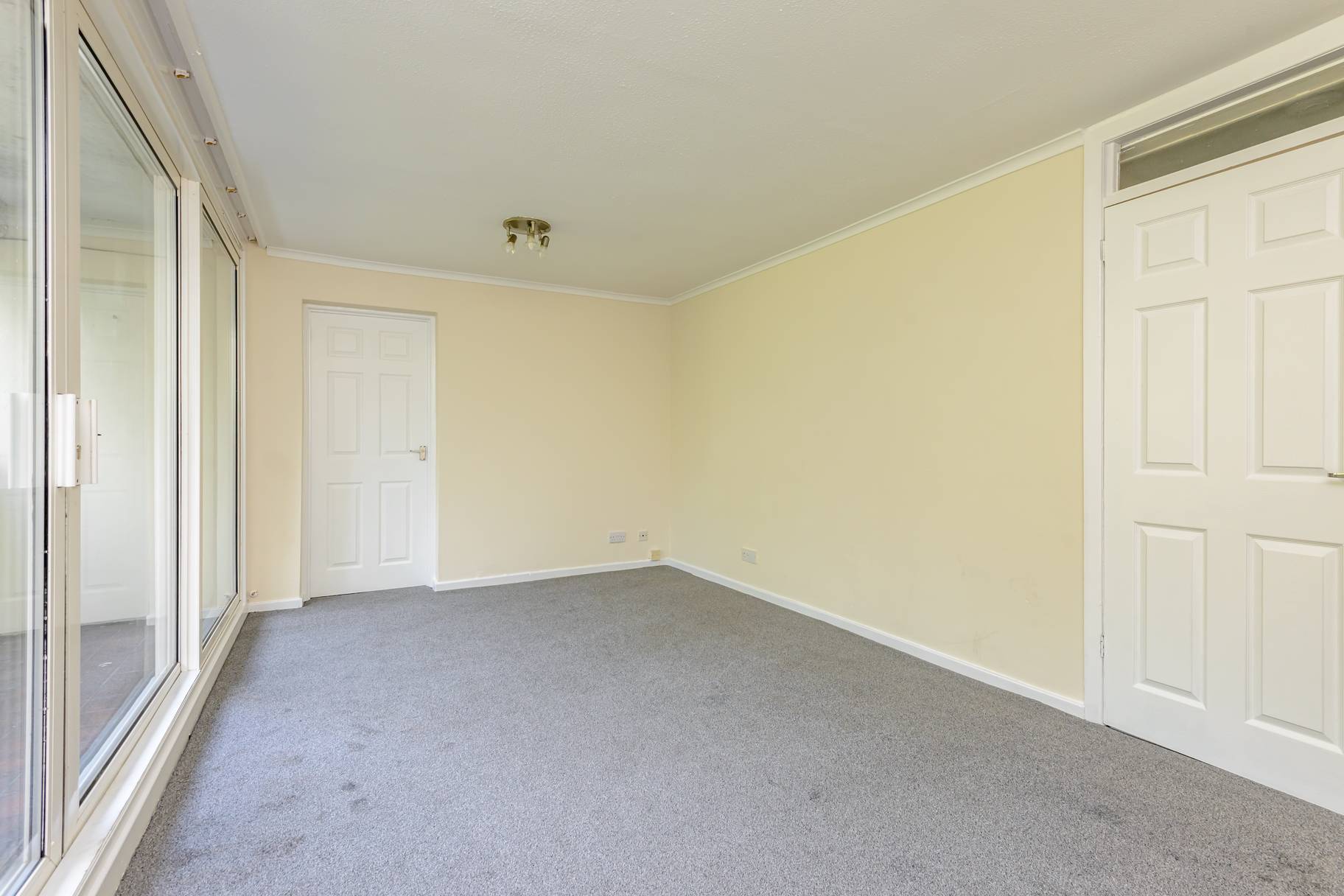 12/12 Dreghorn Drive, Edinburgh, EH13 9NX