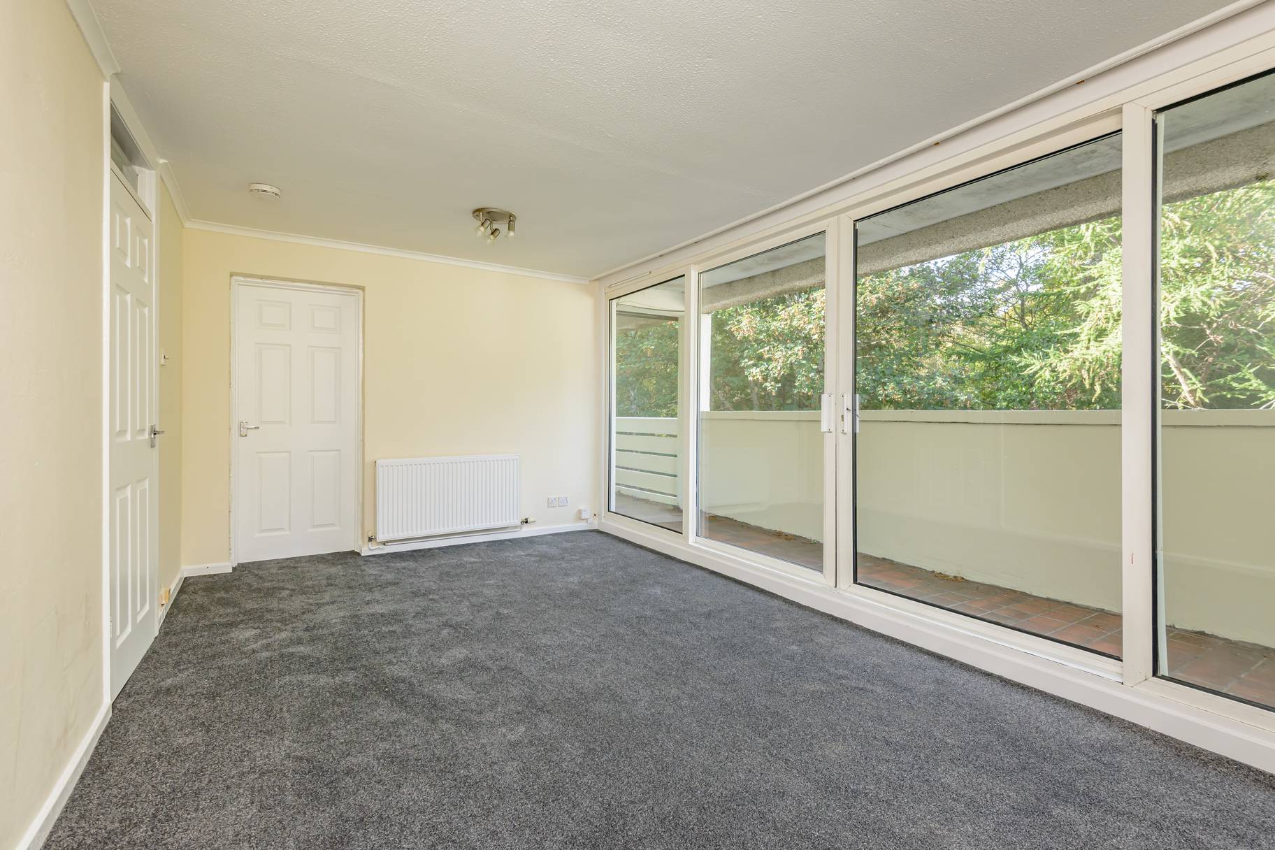 12/12 Dreghorn Drive, Edinburgh, EH13 9NX