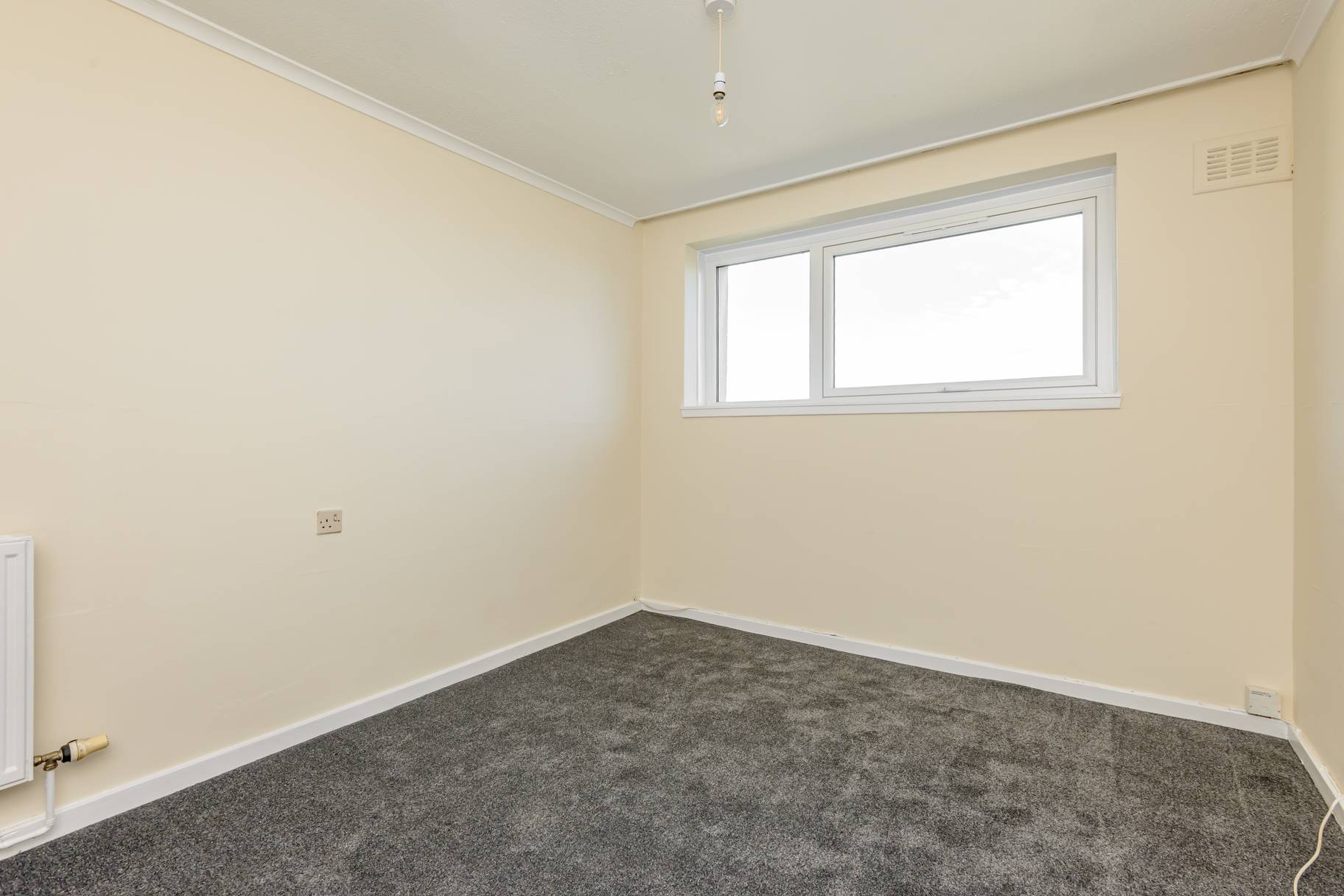 12/12 Dreghorn Drive, Edinburgh, EH13 9NX