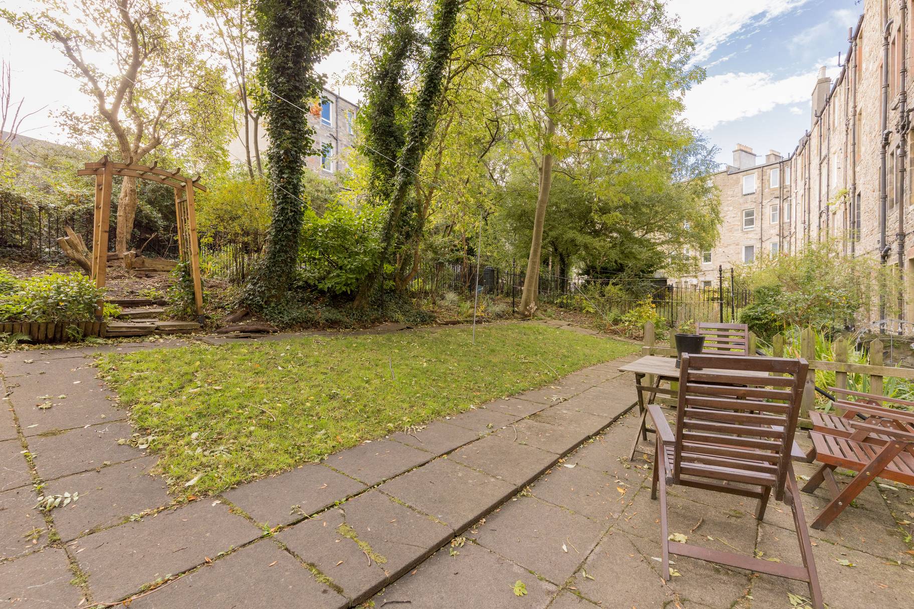 14 Broughton Road, EDINBURGH, EH7 4EB