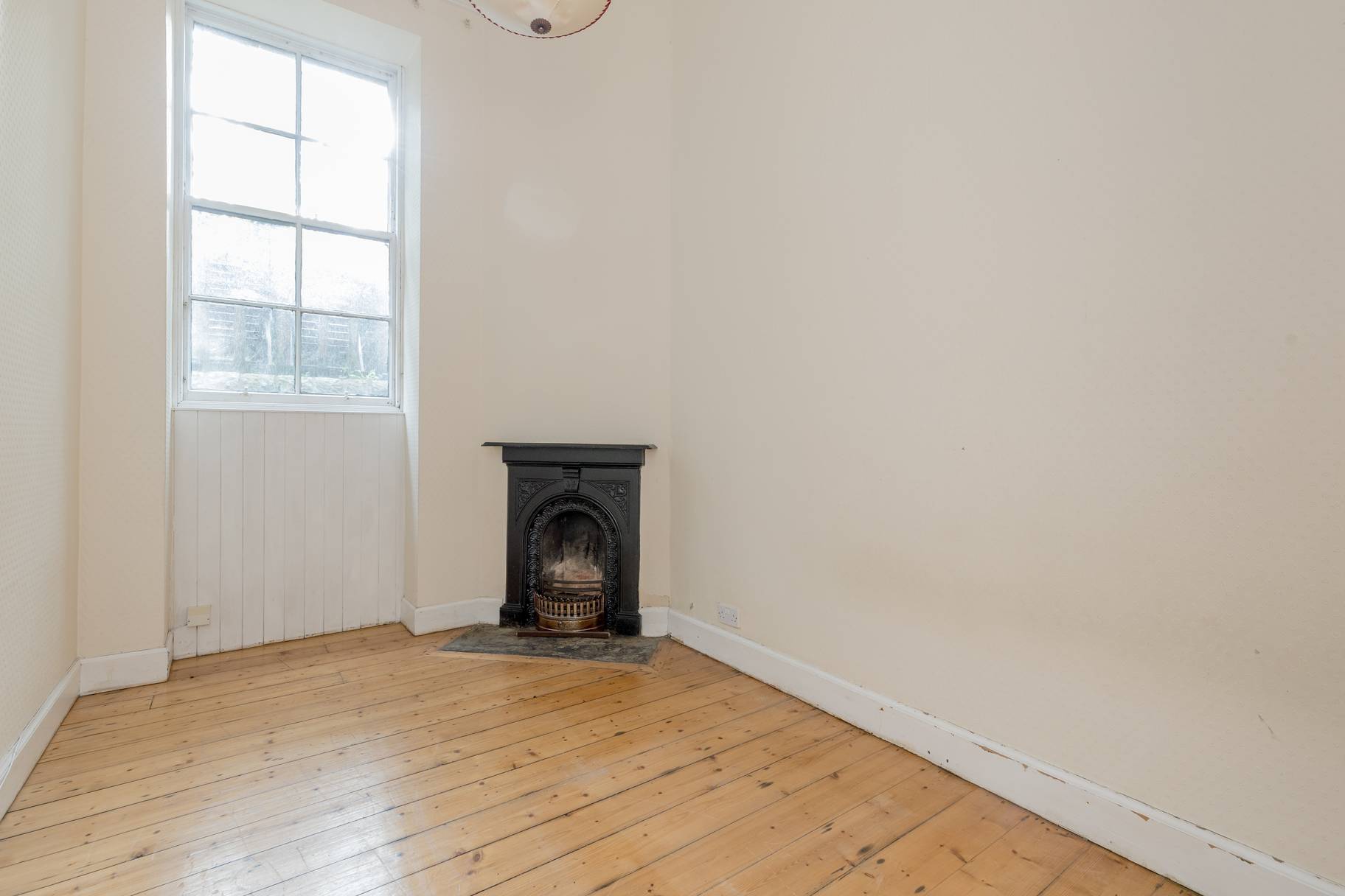 14 Broughton Road, EDINBURGH, EH7 4EB