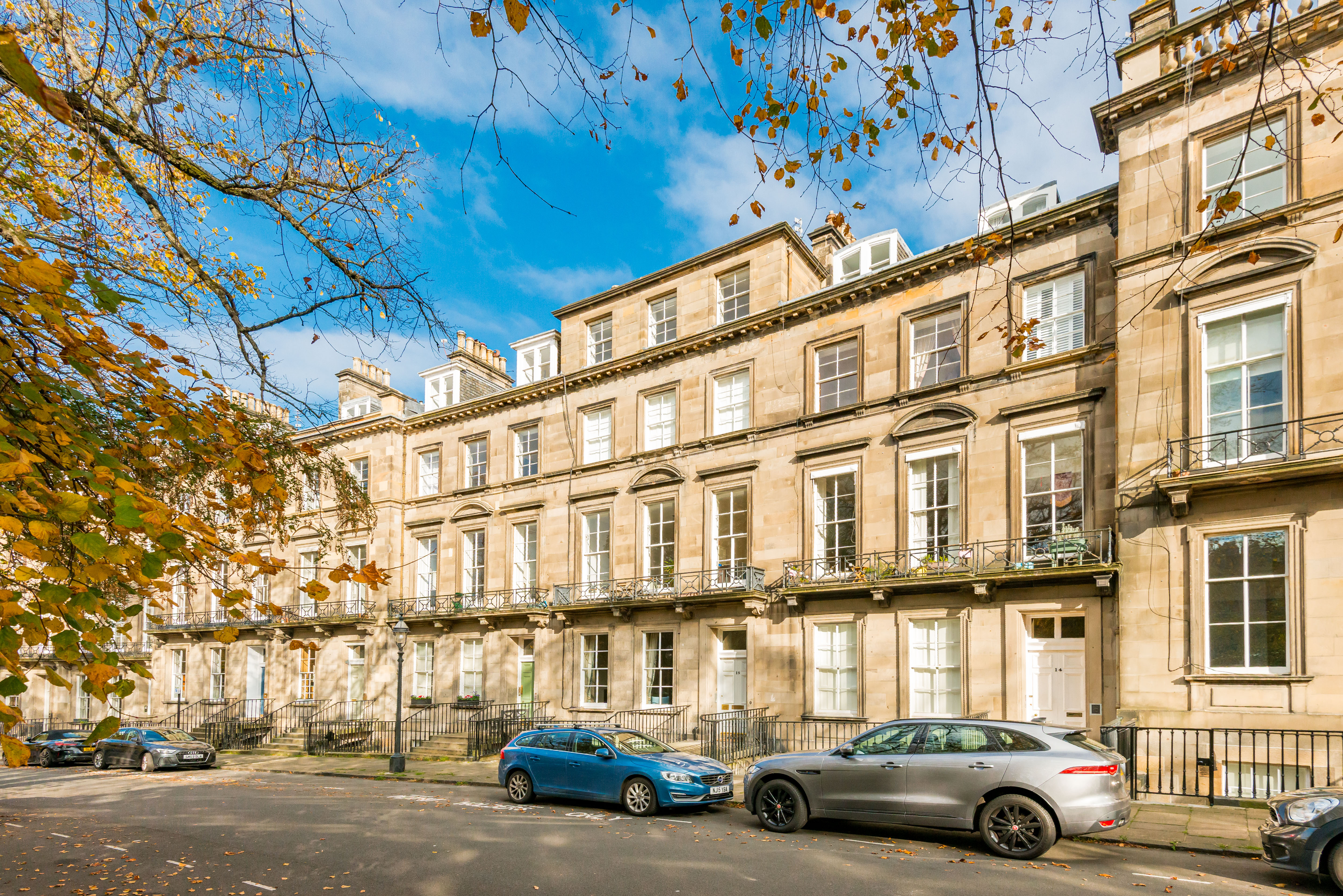 15/4 Clarendon Crescent, Edinburgh, EH4 1PU