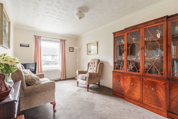 24 The Paddockholm, Edinburgh, EH12 7XP - Image 2