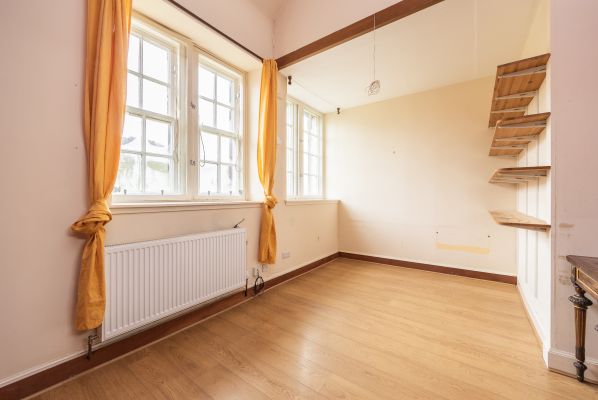 9/12 St Leonards Crag, Edinburgh, EH8 9SP - Image 3