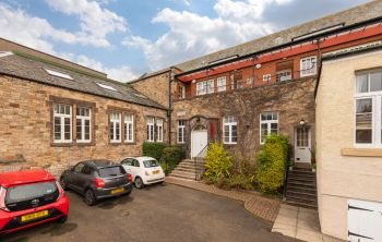 9/12 St Leonards Crag, Edinburgh