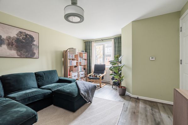 13 Torwood Crescent, Edinburgh, EH12 9GL - Image 2