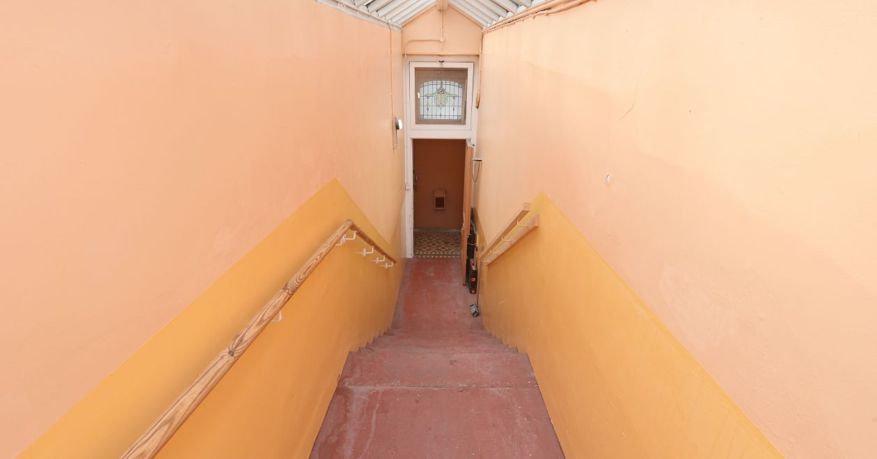 63 Newington Road, EDINBURGH, EH9 1QW