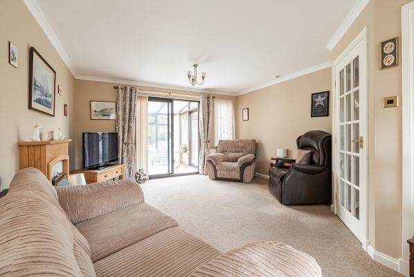 24 Kirklands Park Crescent, Kirkliston, EH29 9EP - Image 2