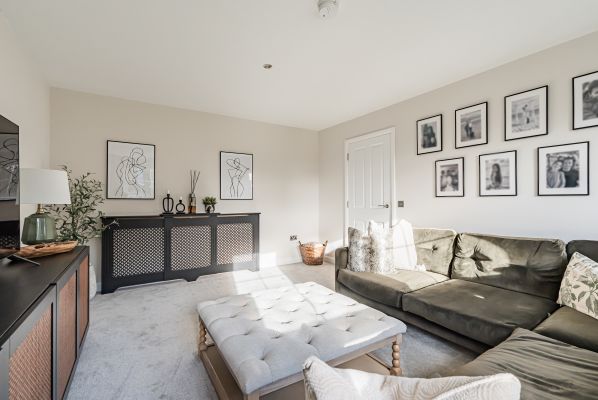 2 Flora Masson Gardens, Rosewell, EH24 9EZ - Image 3