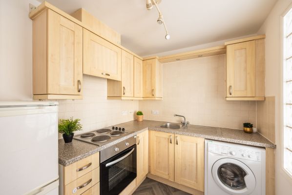 8/5 Giles Street, Edinburgh, EH6 6DA - Image 3