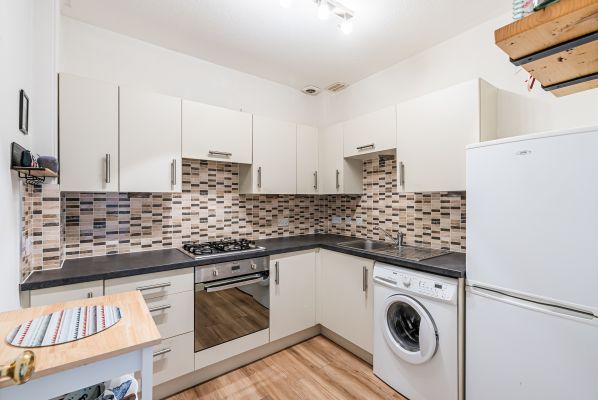 13/1 Hawthornvale, Edinburgh, EH6 4JQ - Image 3