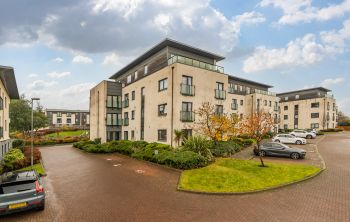 10/2 Burnbrae Drive, Edinburgh