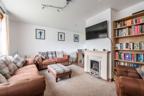 11 Pryde Avenue, Bonnyrigg, EH19 2BJ - Image 2