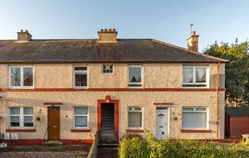 33/1 Woodhall Drive, Edinburgh
