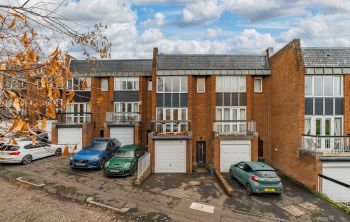 13 Upper Cramond Court, Edinburgh