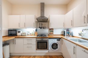 9/2 Lochrin Place, Edinburgh, EH3 9QX - Image 5