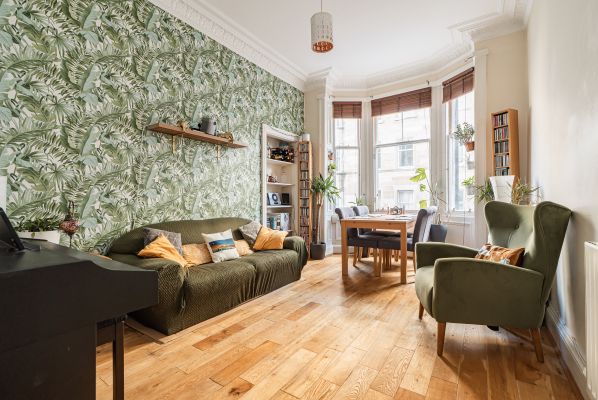 9/2 Lochrin Place, Edinburgh, EH3 9QX - Image 2