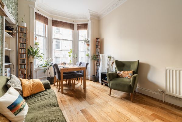 9/2 Lochrin Place, Edinburgh, EH3 9QX - Image 3