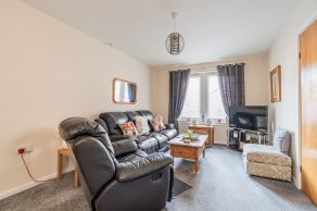 2/2 Slaeside, Hanover Court, Balerno, EH14 7HL - Image 6