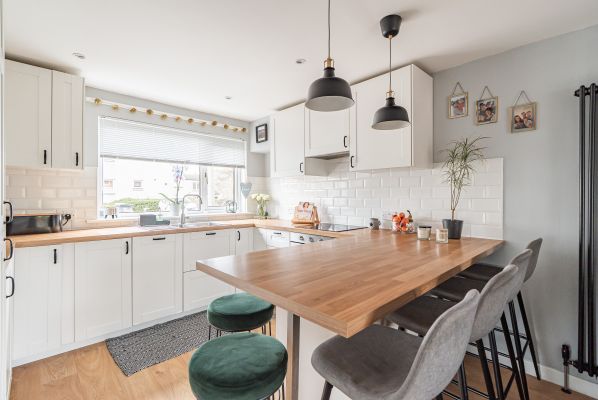 3 Bughtlin Gardens, Edinburgh, EH12 8XB - Image 2