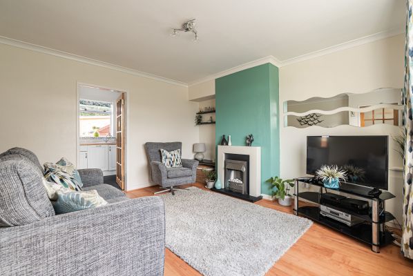 39 Parkgrove Street, Edinburgh, EH4 7NT - Image 2