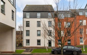 20/6 Ferry Gait Crescent, Edinburgh