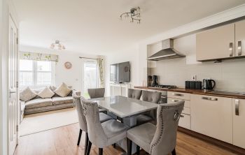 14 Bughtlin Market, Edinburgh