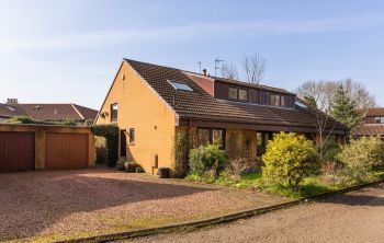 63 Station Road, Roslin
