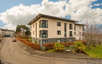 2/11 Burnbrae Drive, Edinburgh