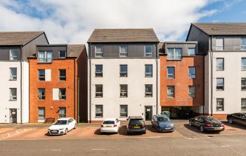 4/3 Ferry Gait Crescent, Edinburgh