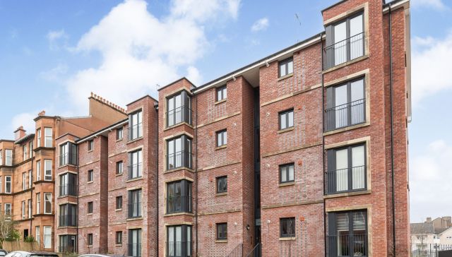 2/1, 180 Meadowpark Street, Glasgow