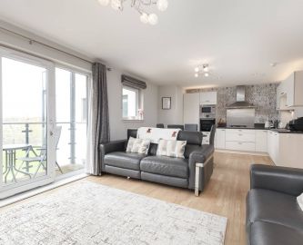 Secondary image of 4/4 Burnbrae Park, Edinburgh, EH12 8AN