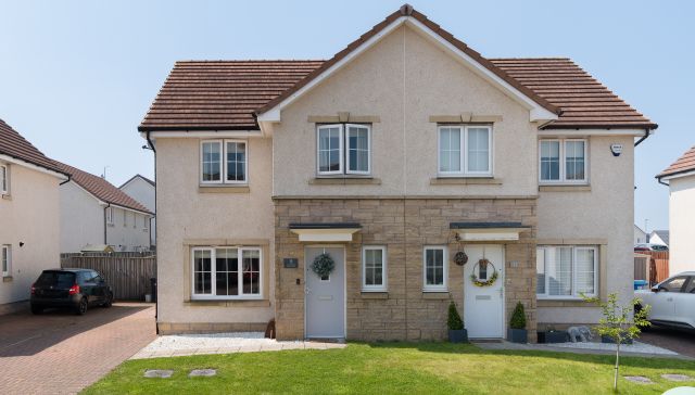 9 Shira Avenue, Gartcosh