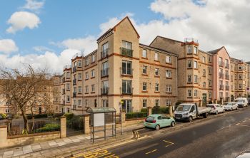 5/2 Sinclair Close, Edinburgh